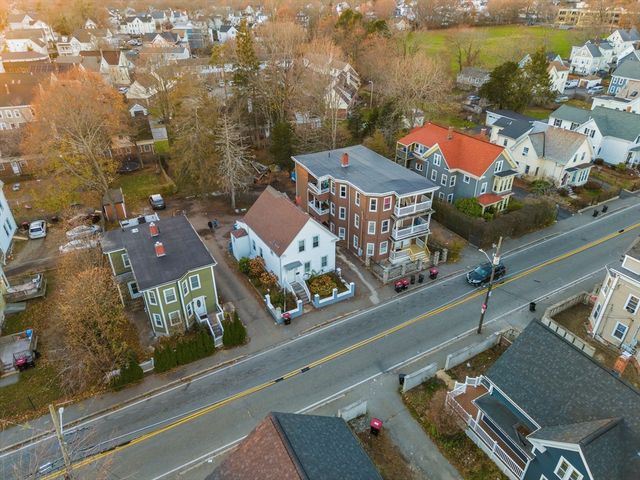 56 N Warren Ave, Brockton, MA 02301