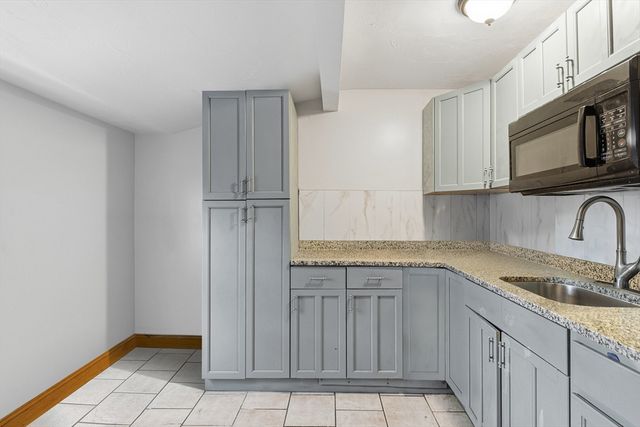 56 N Warren Ave, Brockton, MA 02301