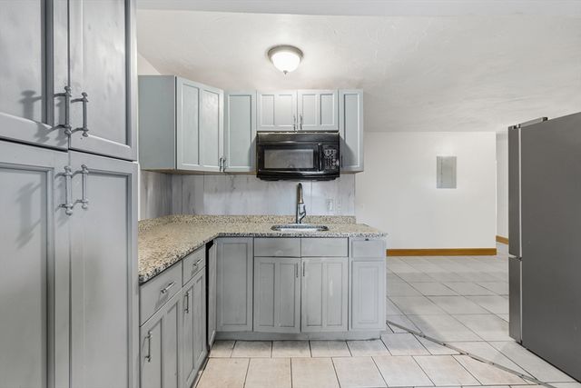 56 N Warren Ave, Brockton, MA 02301