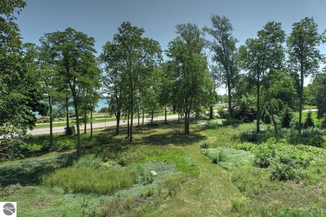 1133 Bay Street, Traverse City, MI 49684