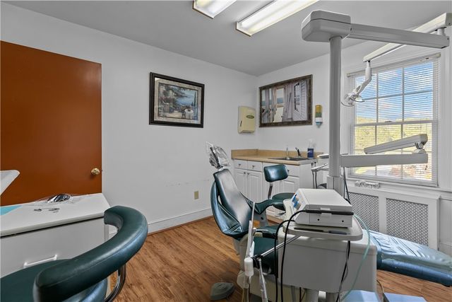 74 Valley Road, Middletown, RI 02842