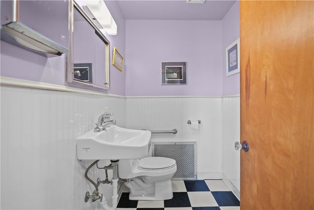 74 Valley Road, Middletown, RI 02842