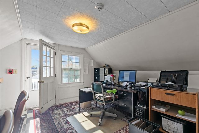 74 Valley Road, Middletown, RI 02842