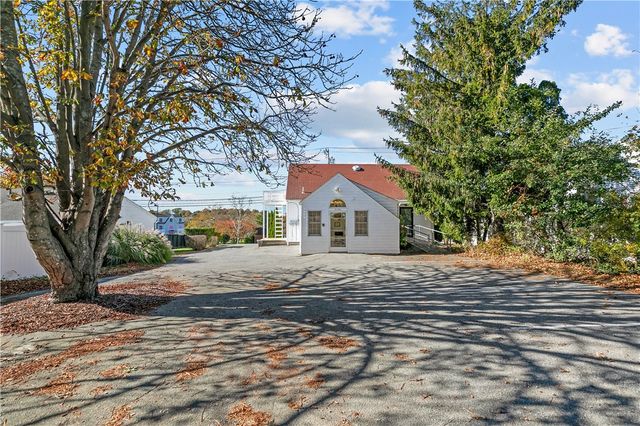 74 Valley Road, Middletown, RI 02842