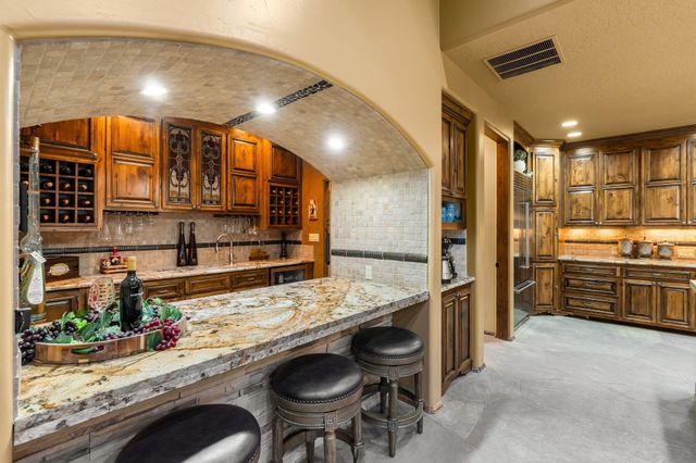 10040 Los Cansados Road NW, Albuquerque, NM 87114