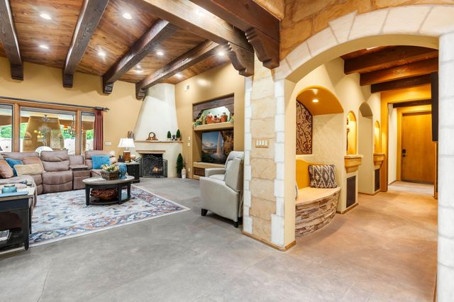 10040 Los Cansados Road NW, Albuquerque, NM 87114
