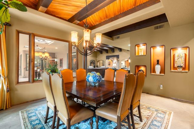 10040 Los Cansados Road NW, Albuquerque, NM 87114