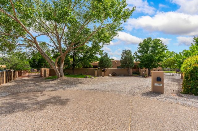10040 Los Cansados Road NW, Albuquerque, NM 87114