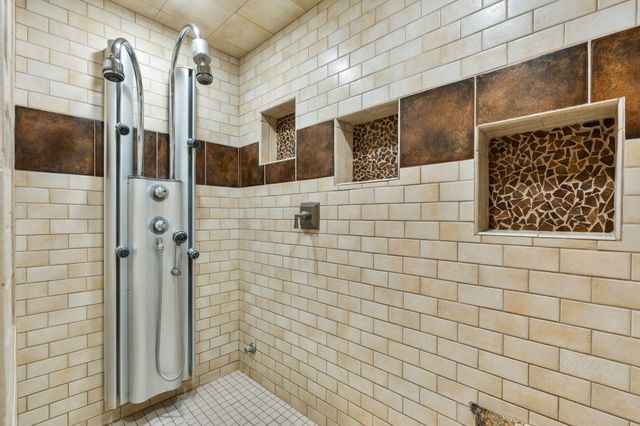 10040 Los Cansados Road NW, Albuquerque, NM 87114