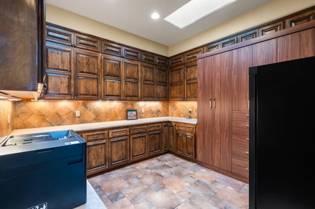 10040 Los Cansados Road NW, Albuquerque, NM 87114