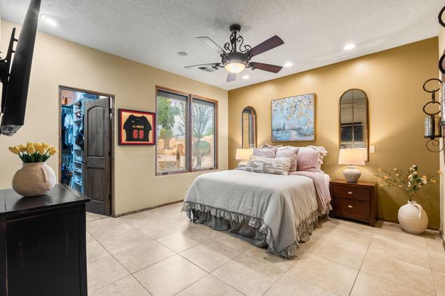 10040 Los Cansados Road NW, Albuquerque, NM 87114