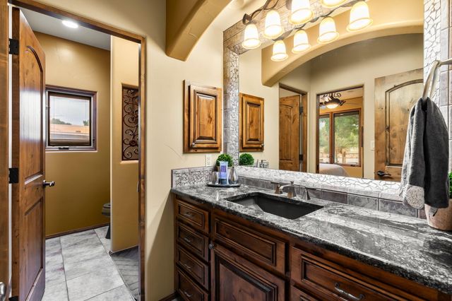 10040 Los Cansados Road NW, Albuquerque, NM 87114