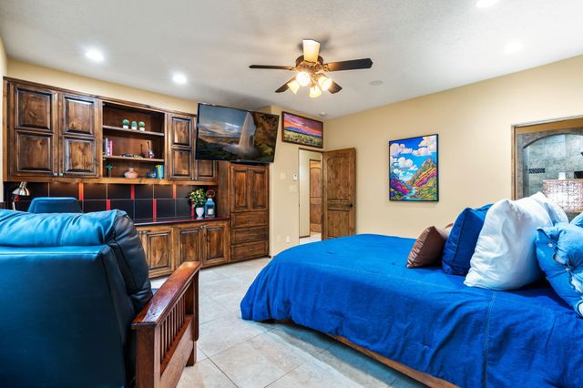 10040 Los Cansados Road NW, Albuquerque, NM 87114