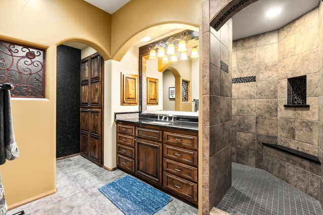 10040 Los Cansados Road NW, Albuquerque, NM 87114