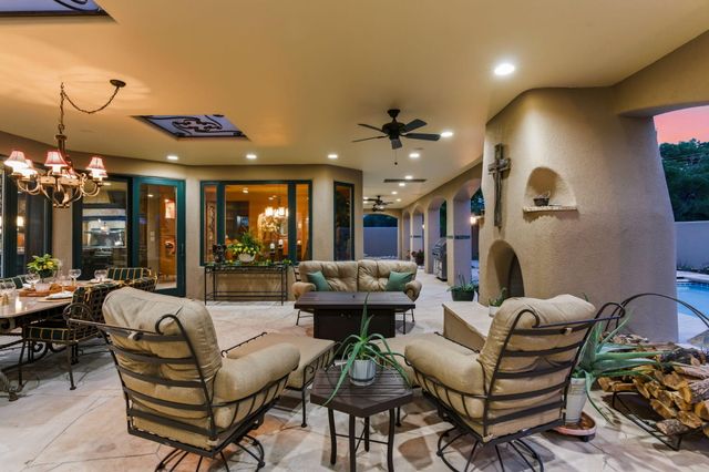 10040 Los Cansados Road NW, Albuquerque, NM 87114