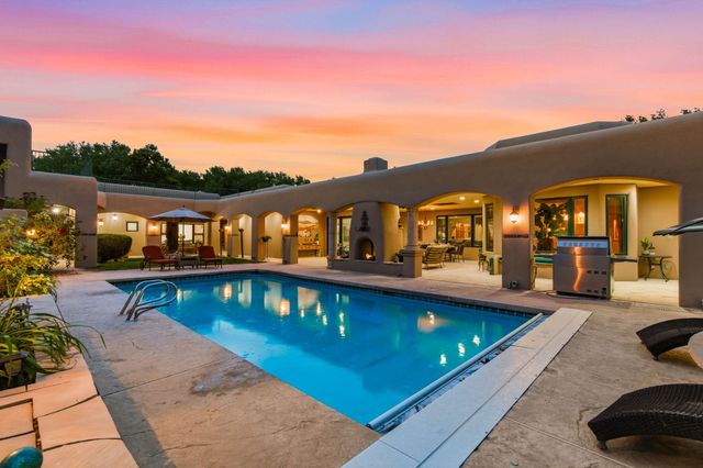 10040 Los Cansados Road NW, Albuquerque, NM 87114