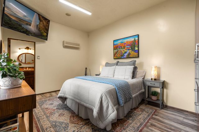 10040 Los Cansados Road NW, Albuquerque, NM 87114