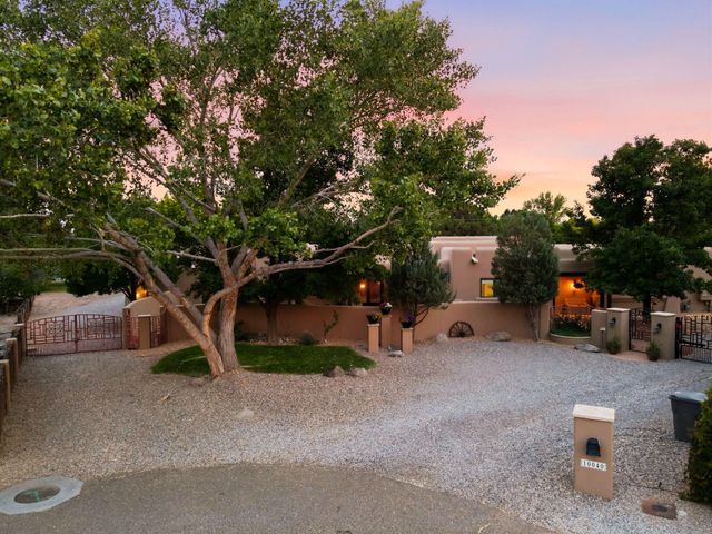 10040 Los Cansados Road NW, Albuquerque, NM 87114