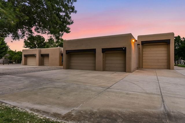 10040 Los Cansados Road NW, Albuquerque, NM 87114