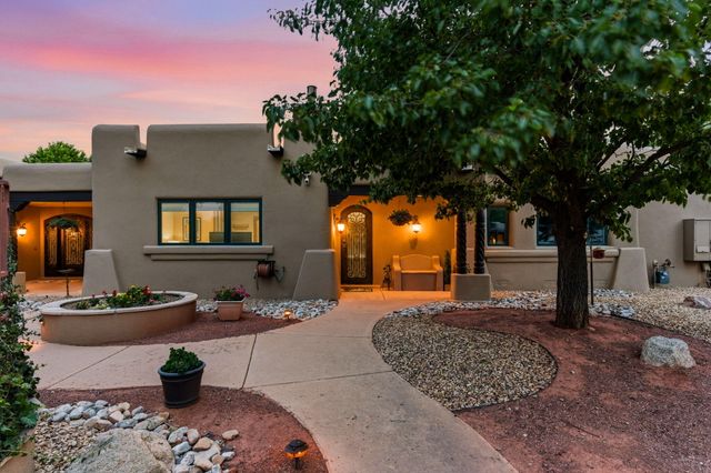 10040 Los Cansados Road NW, Albuquerque, NM 87114