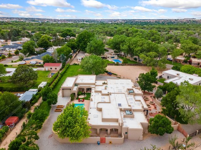 10040 Los Cansados Road NW, Albuquerque, NM 87114