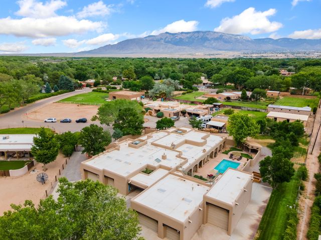 10040 Los Cansados Road NW, Albuquerque, NM 87114