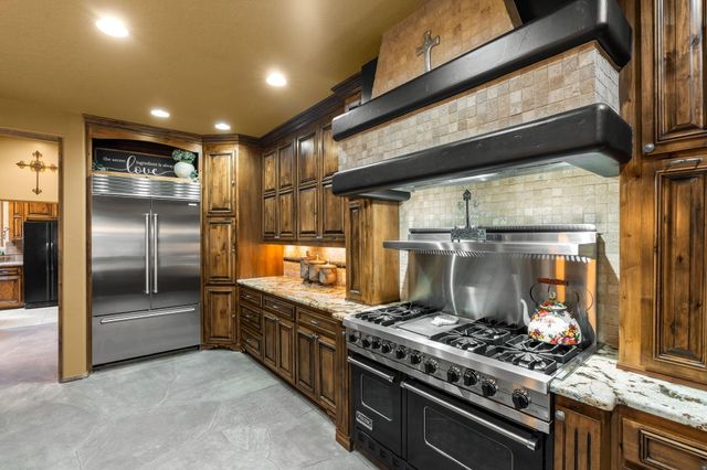 10040 Los Cansados Road NW, Albuquerque, NM 87114