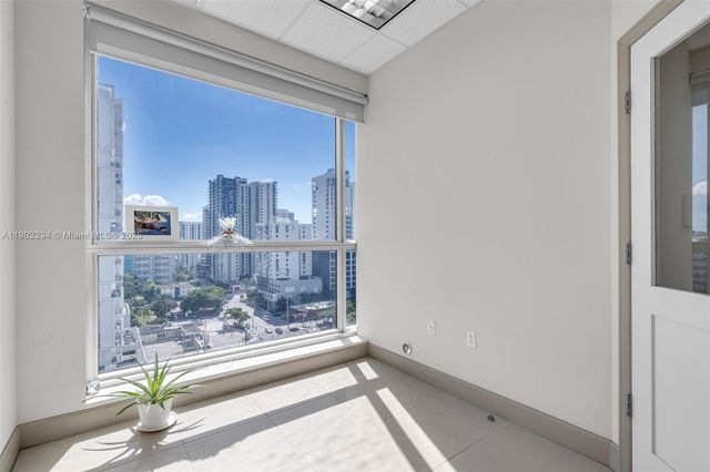 175 SW 7th St 1212, Miami, FL 33130