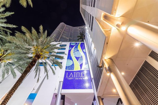 175 SW 7th St 1212, Miami, FL 33130