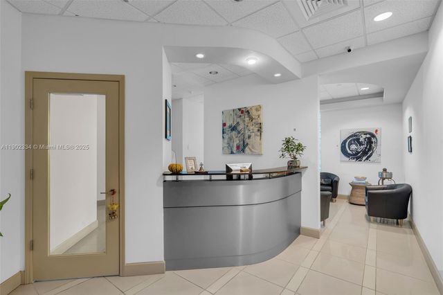 175 SW 7th St 1212, Miami, FL 33130