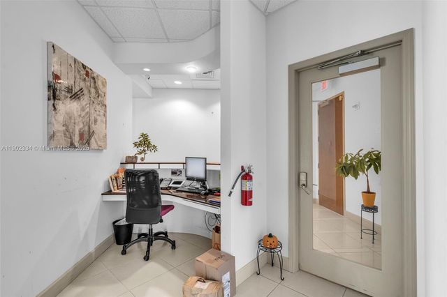 175 SW 7th St 1212, Miami, FL 33130