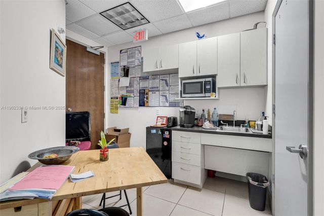 175 SW 7th St 1212, Miami, FL 33130