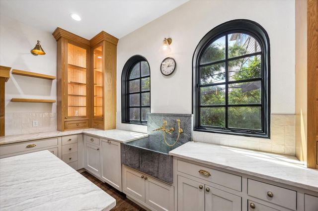 6513 Taggart Street B, Houston, TX 77007