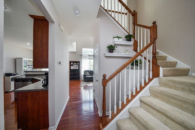 395 Vaughn Circle, Aurora, IL 60502
