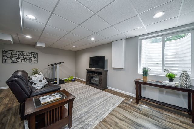 395 Vaughn Circle, Aurora, IL 60502