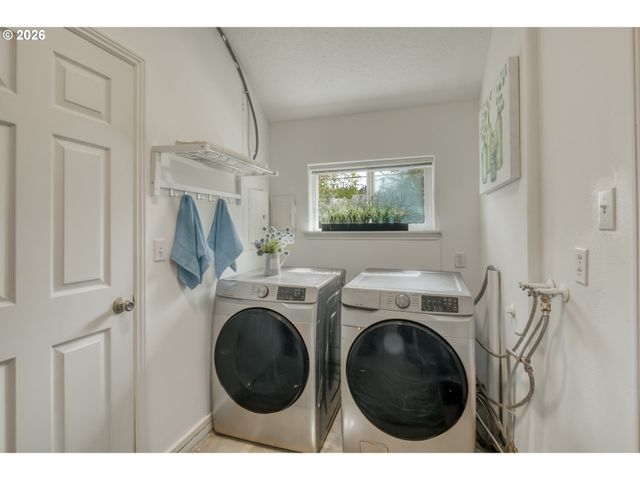 105 ASH Ave, Wood Village, OR 97060