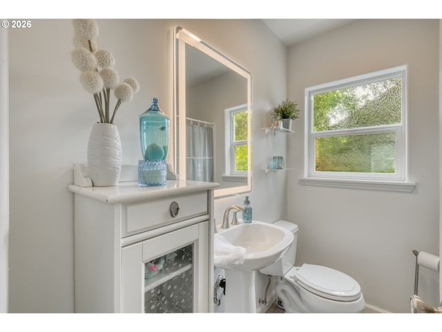 105 ASH Ave, Wood Village, OR 97060