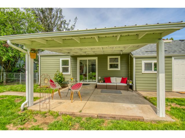 105 ASH Ave, Wood Village, OR 97060