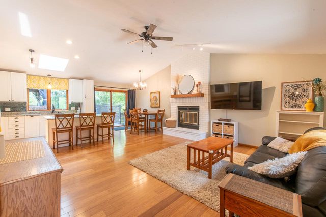 1801 Harris-Highland DRIVE, Waukesha, WI 53188