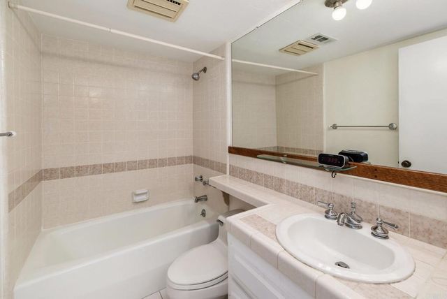 6603 Santa Isabel Street C, Carlsbad, CA 92009