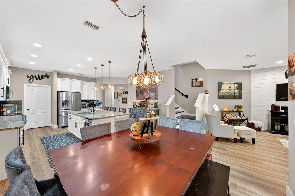 Image 12 of property listing at 4025 LAKE BOSSE VIEW DRIVE, Orlando, FL 32810