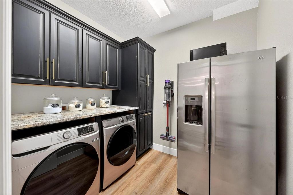 Image 21 of property listing at 4025 LAKE BOSSE VIEW DRIVE, Orlando, FL 32810