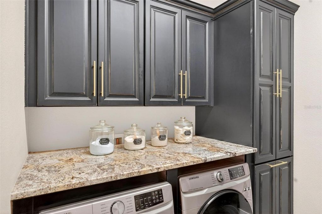 Image 22 of property listing at 4025 LAKE BOSSE VIEW DRIVE, Orlando, FL 32810