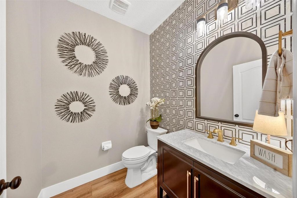 Image 24 of property listing at 4025 LAKE BOSSE VIEW DRIVE, Orlando, FL 32810