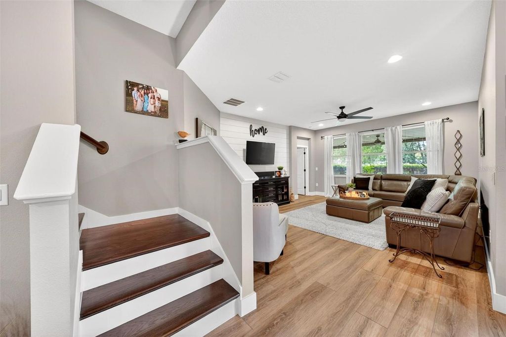 Image 45 of property listing at 4025 LAKE BOSSE VIEW DRIVE, Orlando, FL 32810