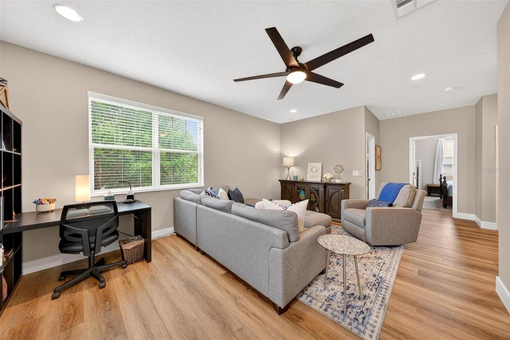 Image 49 of property listing at 4025 LAKE BOSSE VIEW DRIVE, Orlando, FL 32810