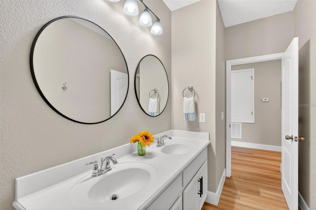 Image 63 of property listing at 4025 LAKE BOSSE VIEW DRIVE, Orlando, FL 32810