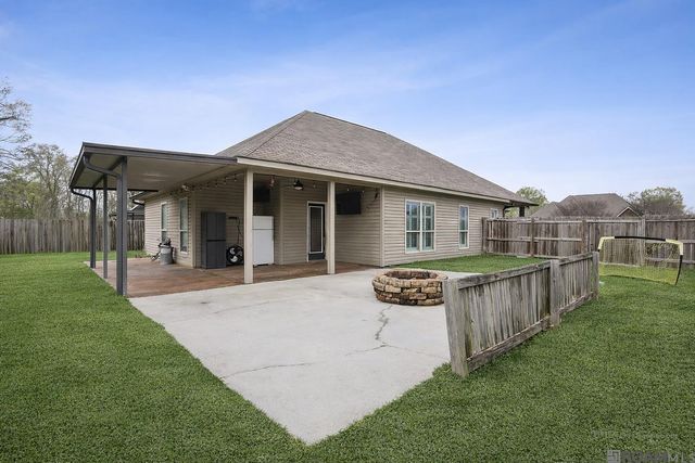 38235 Dolphin Ct, Gonzales, LA 70737