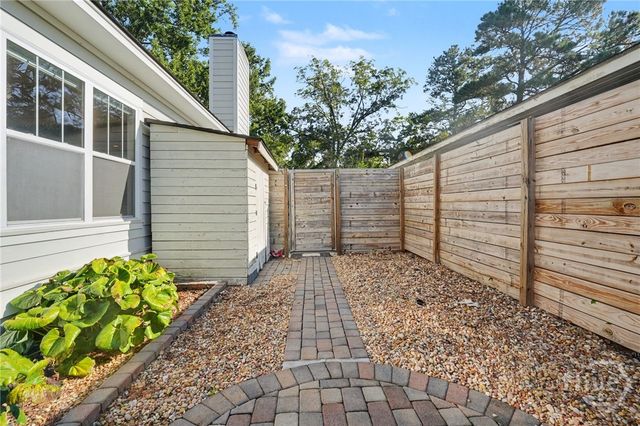 415 E 58th Street, Savannah, GA 31405