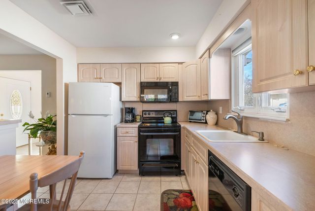 12 Dickinson Road, Brick, NJ 08724